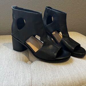 Naked Feet | Women’s Leather Black Open Toe Cut-Out 7.5